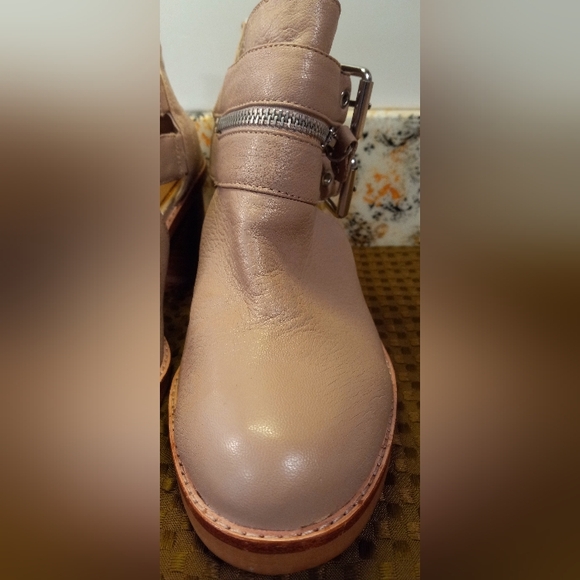 Ankle Boots dv (dolce vita) Tan Size 9 - Picture 3 of 16